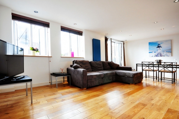 Burrows Mews, SE1 8LD